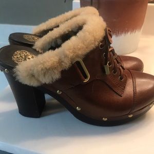 Rare Vince Camuto clogs/mules block heel shoes 10